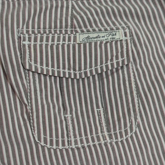 Abercrombie & Fitch Cuffed Bermuda Shorts, Color Cream/Brown/Pink, Size 4 - Picture 11 of 14